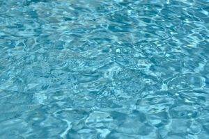 eau bleue piscine détente Landes